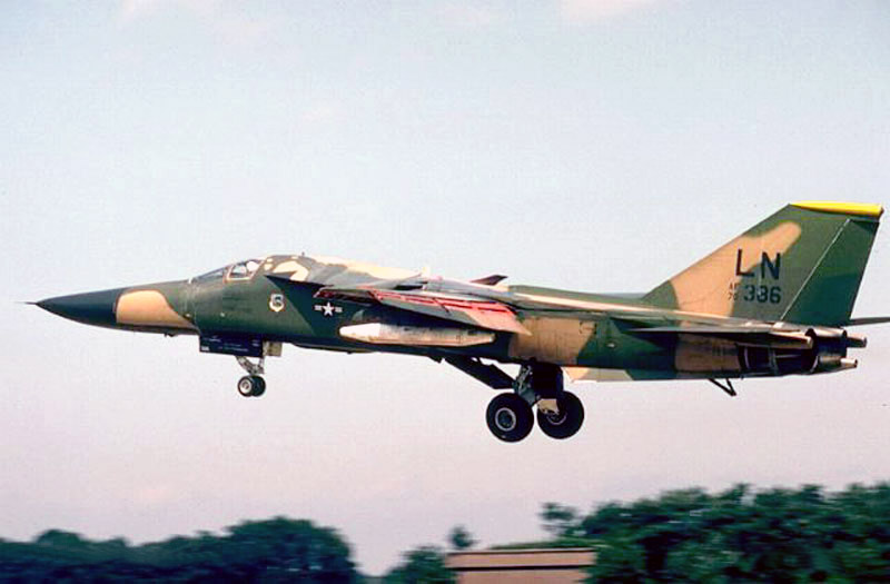 f-111_09_f.jpg