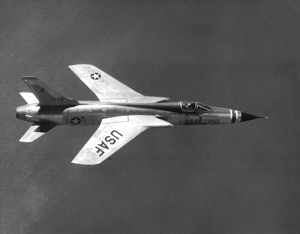 f-105_02_d.jpg